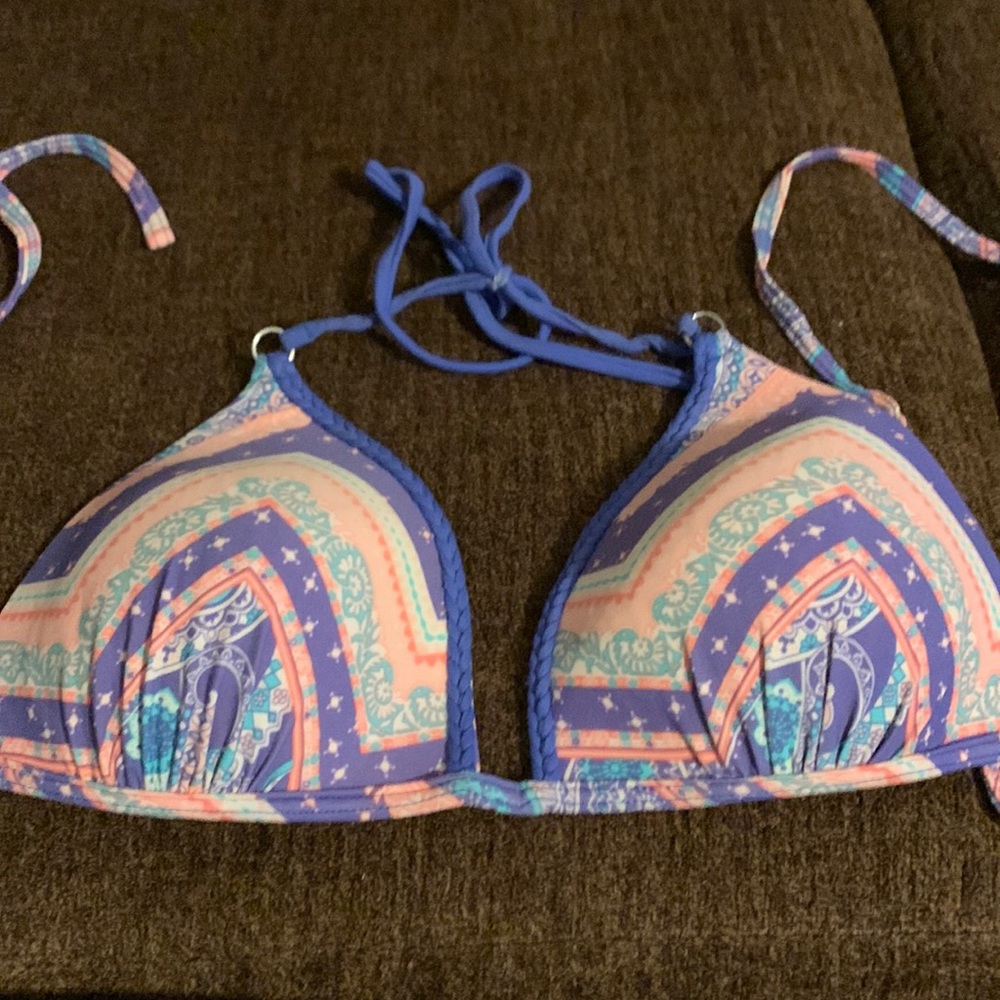 Bathing suit top
Summer
Cute